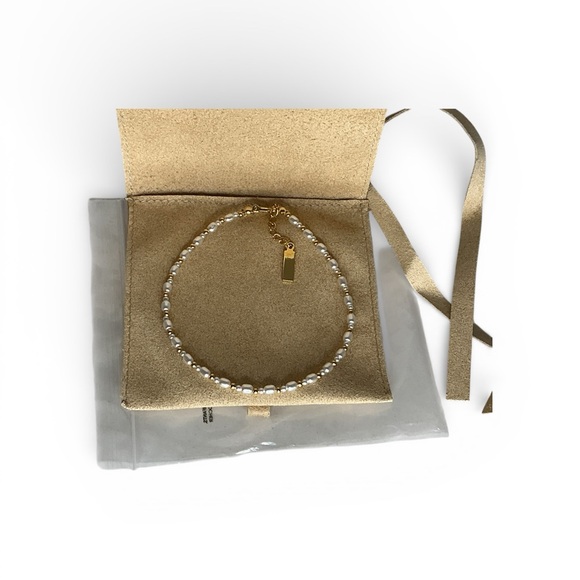 Set & Stones Pearl Beaded Bracelet w/ Gold Accents + Pouch - Picture 4 of 6